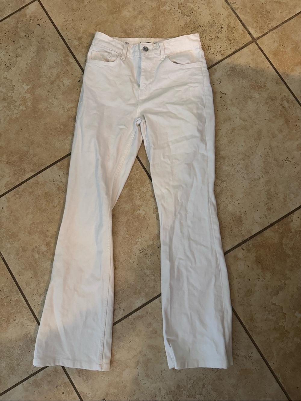 Classic White Boot-Cut Jeans — Women's Mid-Rise